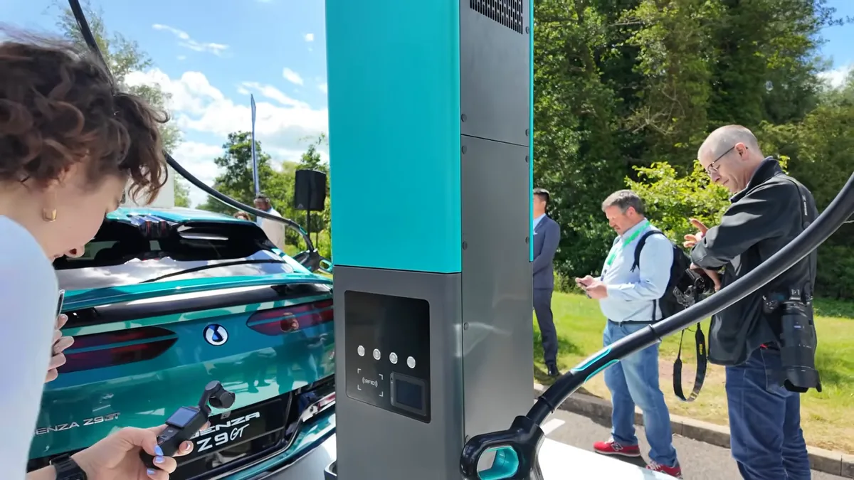 Battery health and safety discussion in the BYD flash charging interview segment