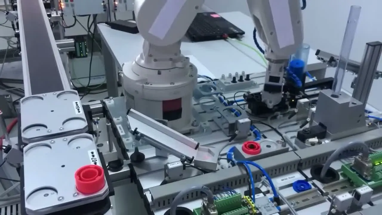 🔥 Toyota’s NEW EV Battery Stuns the Industry — 1,100 Miles on a Single Charge! supporting visual from EVCUBE.NET