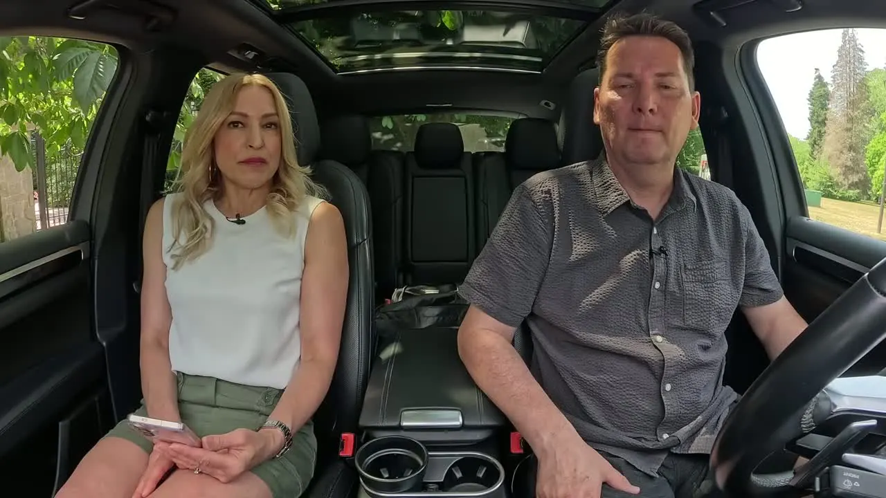 $39.490 Chinese Tesla Model 3 reaction video. Reading your comments... supporting visual from EVCUBE.NET