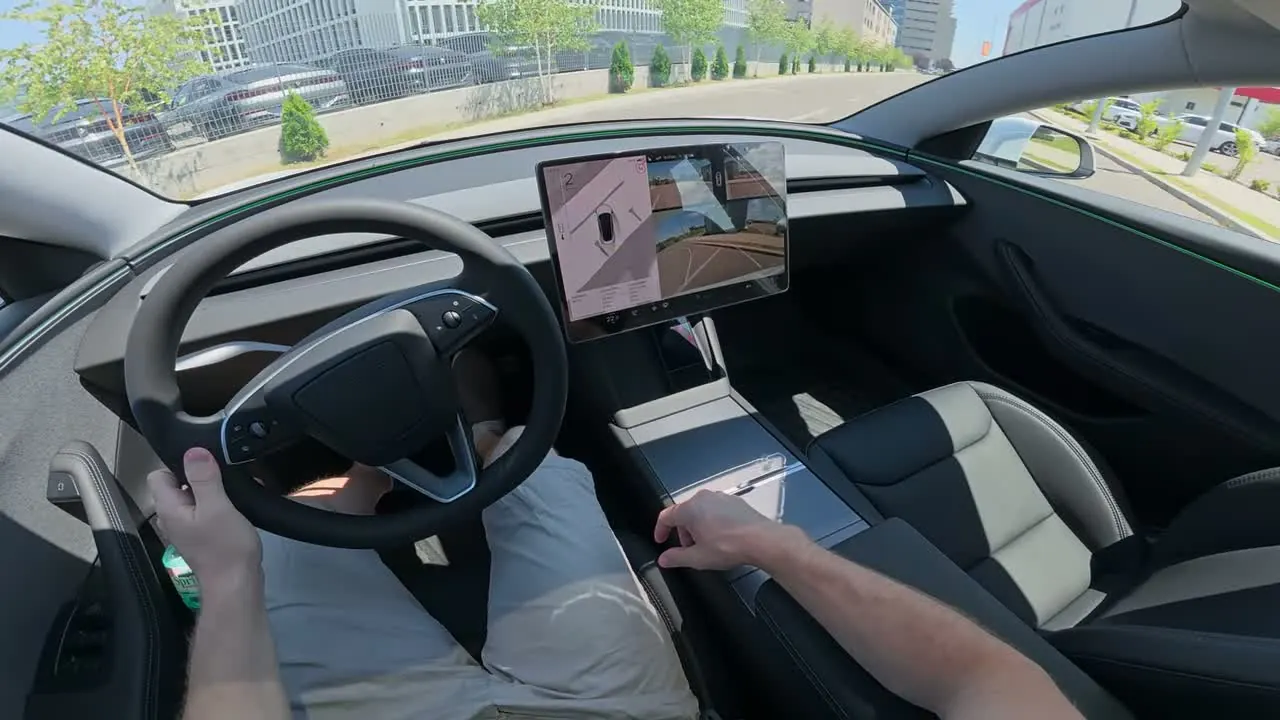 new Tesla Model 3 Highland LR RWD 2026 - 82kWh Battery Test Drive additional supporting visual from EVCUBE.NET