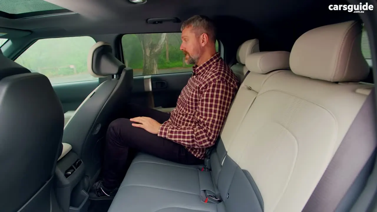 Long-term EV test! Kia EV3 2026 review Australia: GT-Line | The best new small SUV money can buy? additional supporting visual from EVCUBE.NET