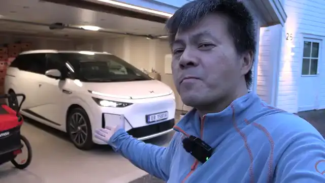 Xpeng X9 Performance facelift 2026 front view silver MPV van