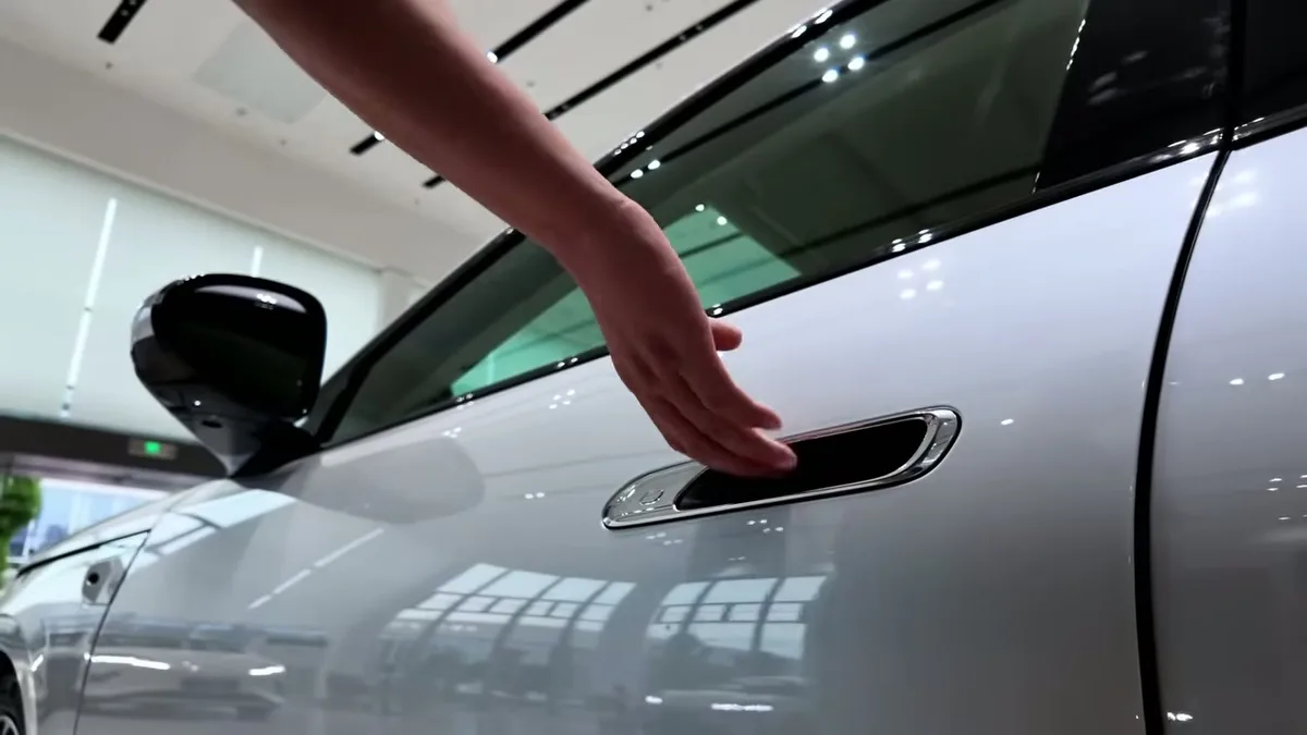 BYD Seal 08 front grille and headlight design detail
