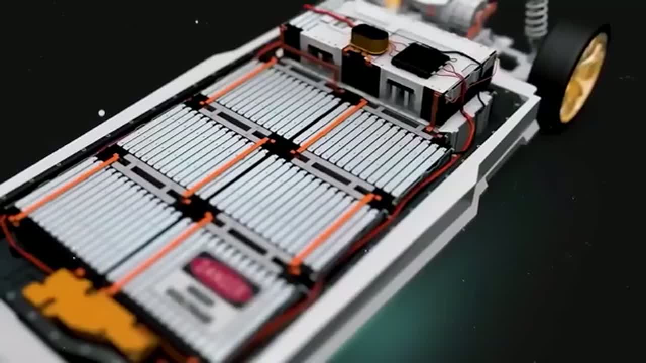Comparison chart of Chinese solid-state battery roadmaps and timelines