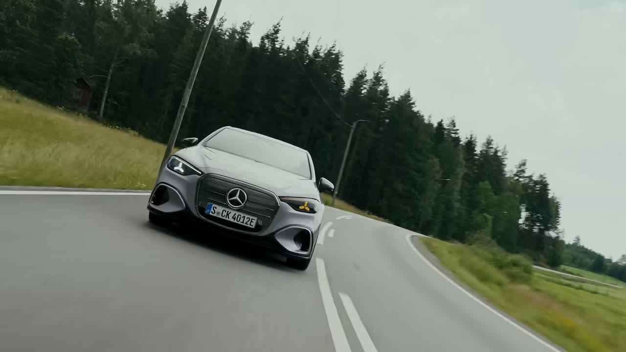 Frunk opened by pressing the Mercedes badge