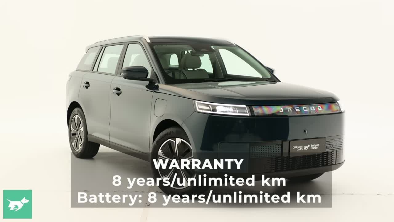 Jaecoo J5 EV on road
