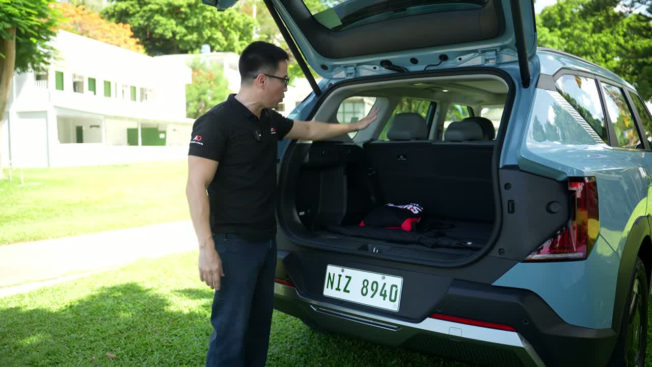 Kia EV5 interior with dual 12.3-inch screens