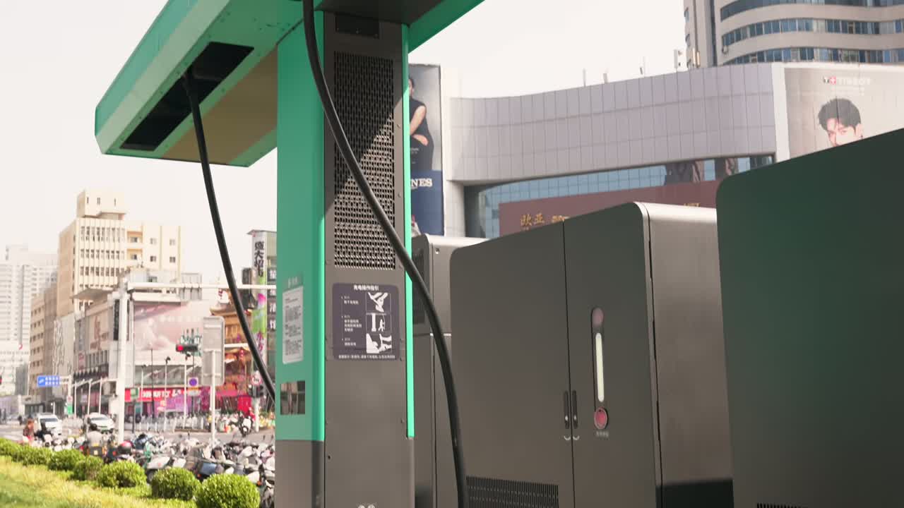 BYD flash charging demonstration