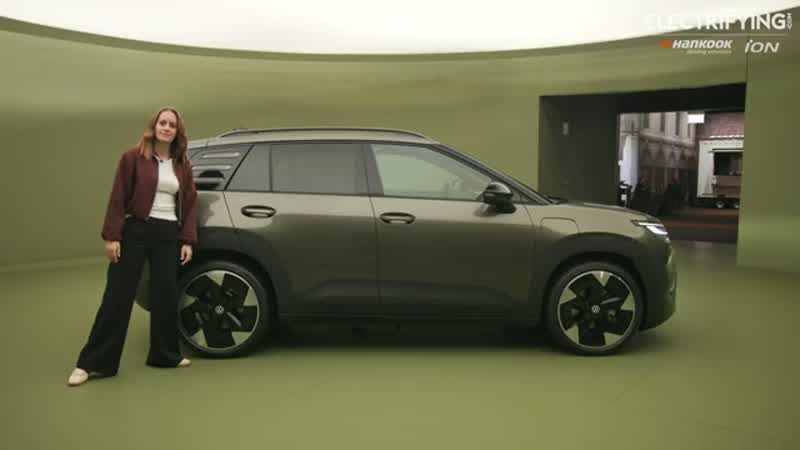 VW ID. Cross rear with light bar and badge