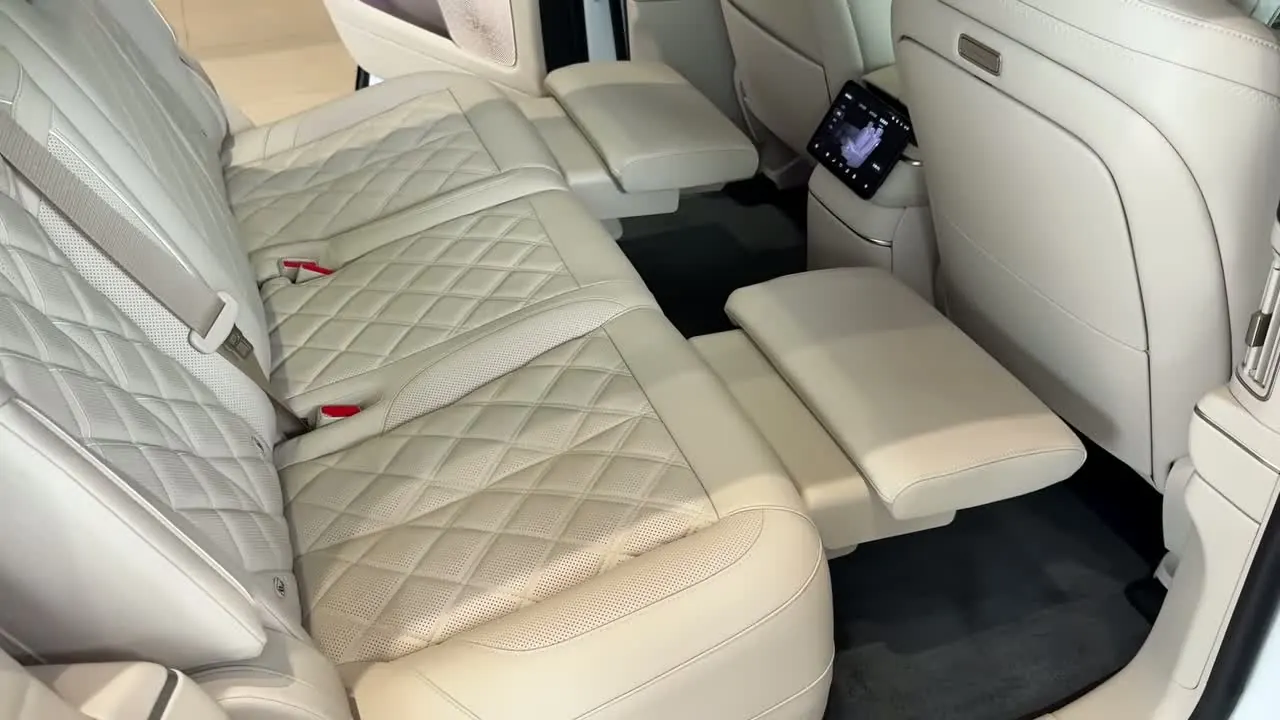 2026 NIO ES8 5-Seater | Luxury EV SUV with Massive Space supporting visual from EVCUBE.NET