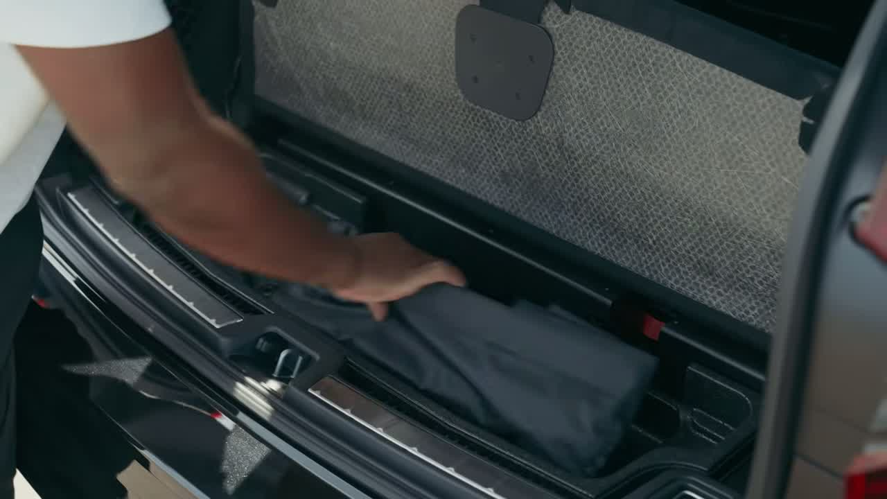 2026 Volvo XC60 Recharge side profile